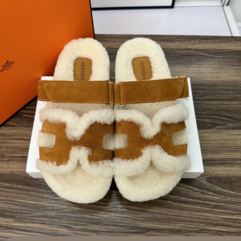 H**mes slippers
